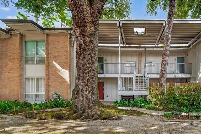 8211 Katy Freeway 19, Houston