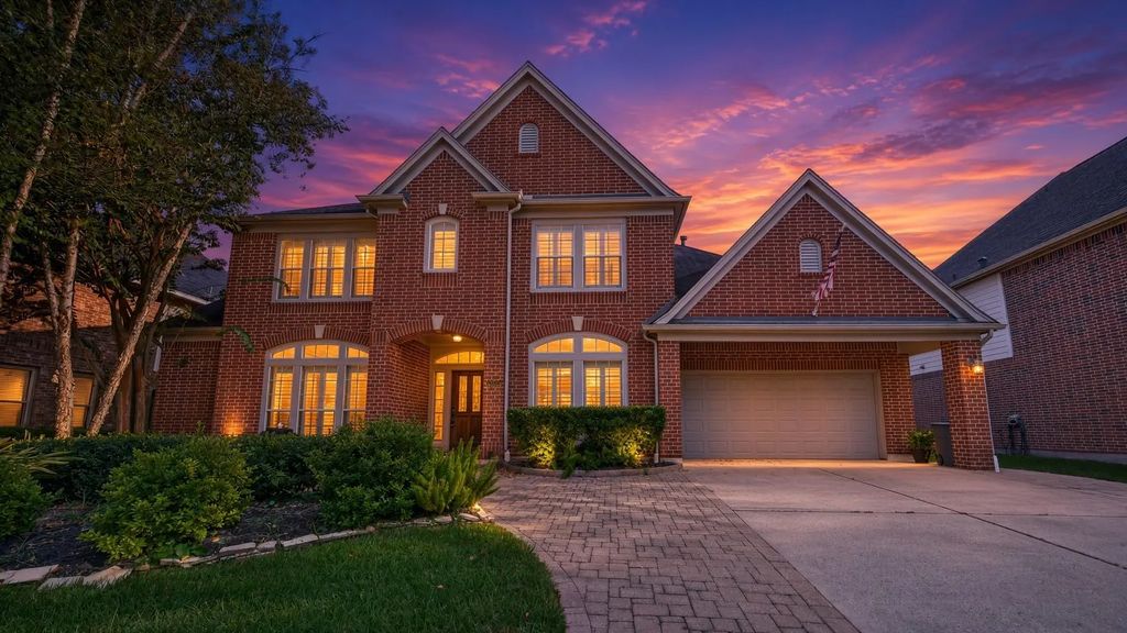 2321 S Lake Drive, League City