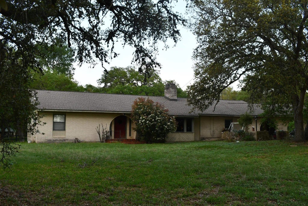 109 Cernosek Road, La Grange