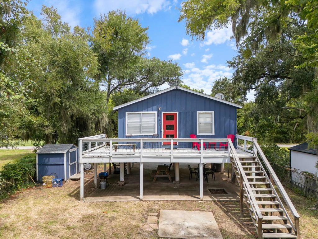 147 Private Road 652, Sargent