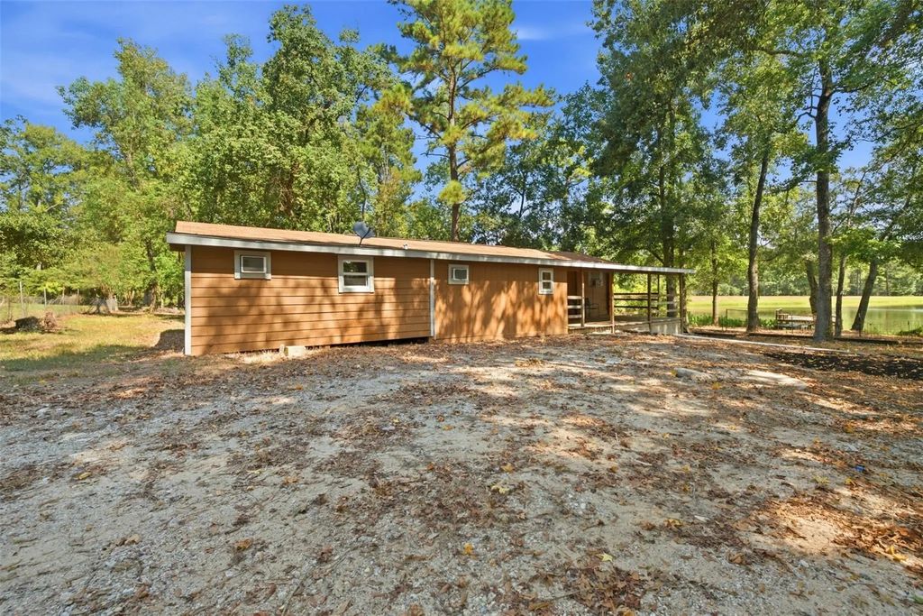 15436 Zachary Taylor Road, Willis