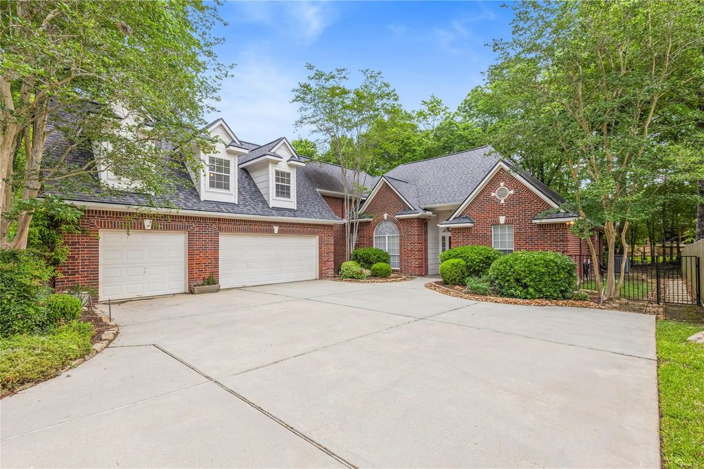 106 Lazy Springs Drive, Conroe