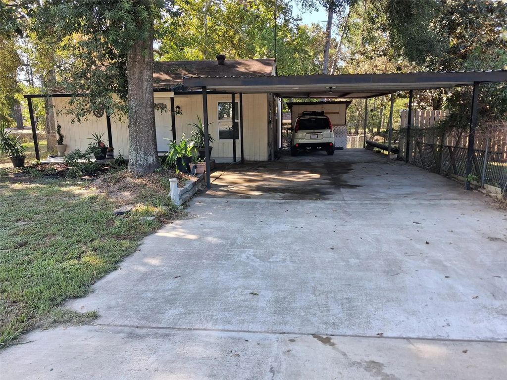 212 Magnolia Point Drive, Houston