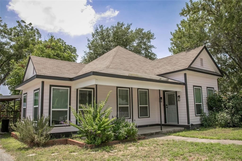 637 N Washington Street, La Grange