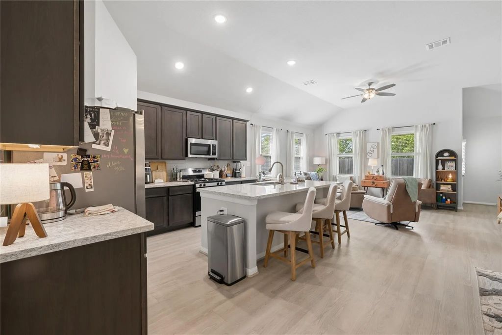 4419 Bay Vista Drive, Baytown
