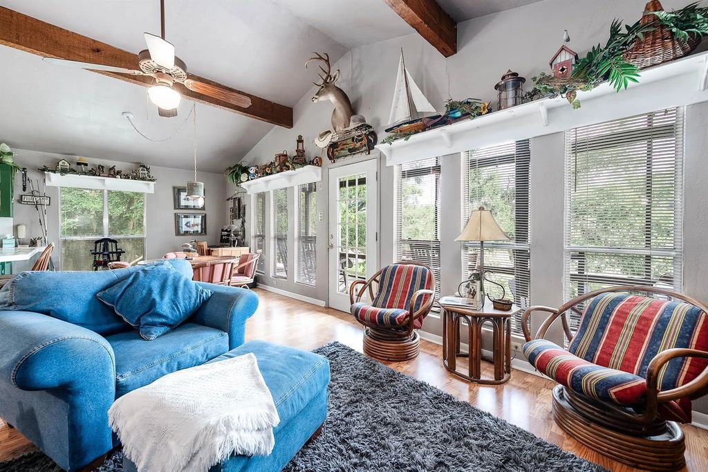 134 Private Road 652, Sargent