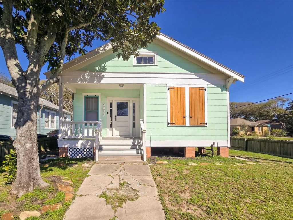 4302 Avenue Q 1/2, Galveston