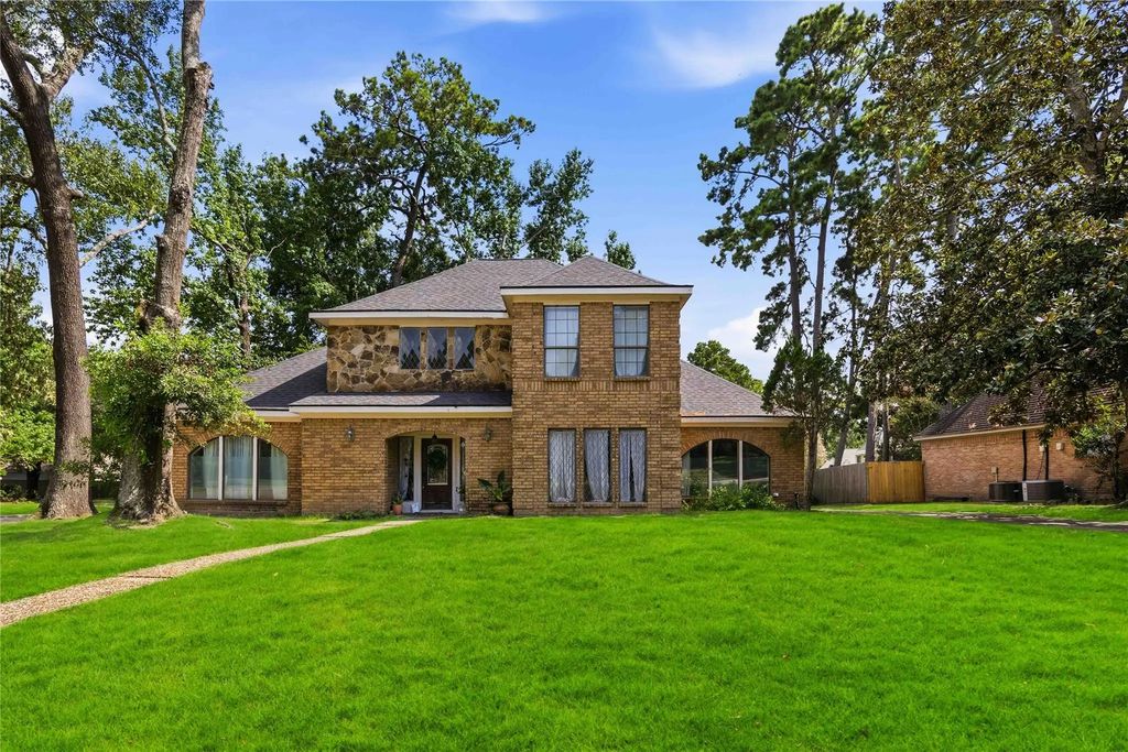 5422 Windy Lake Drive, Houston