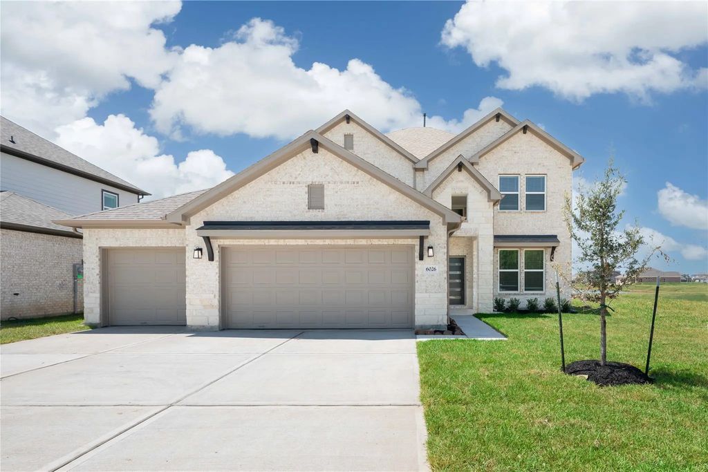 6026 Royal Palm Drive, Manvel
