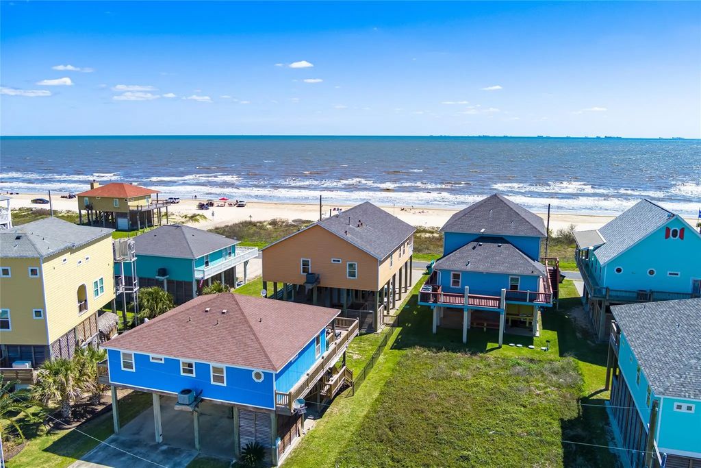 2592 Whitecap, Crystal Beach