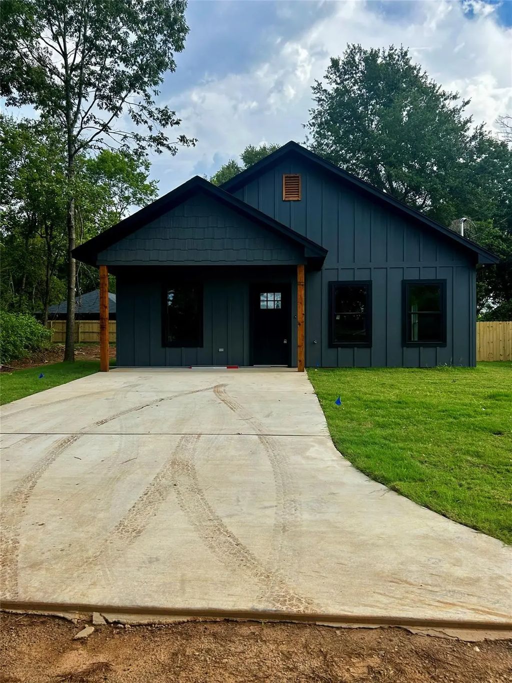 201 E Fleming, Longview