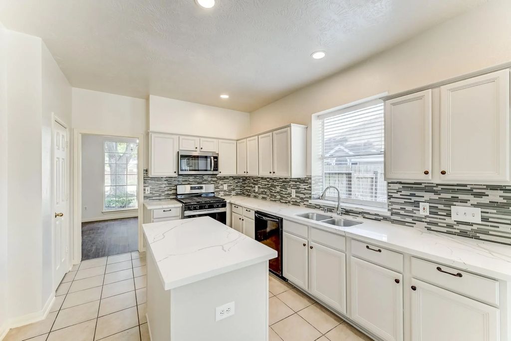 8510 Nashwood Court, Houston