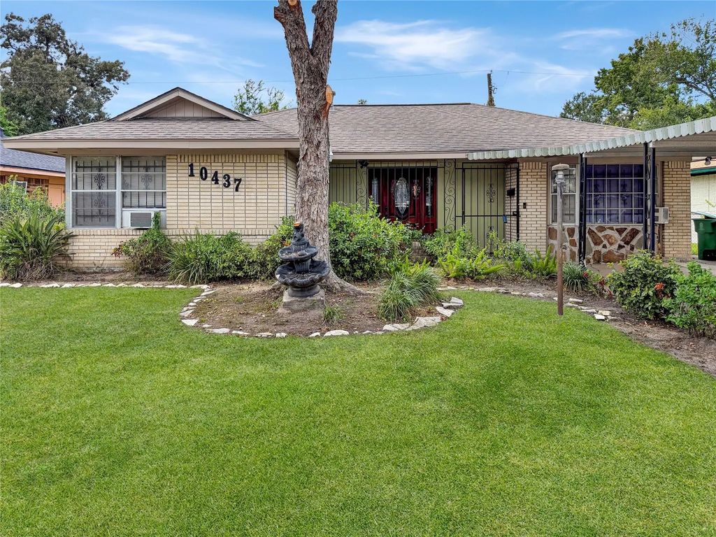 10437 Wolbrook Street, Houston