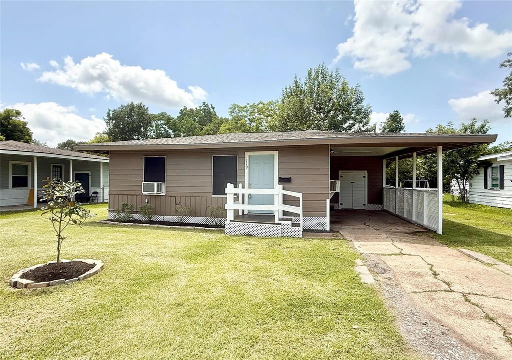 119 Oak Drive, Lake Jackson