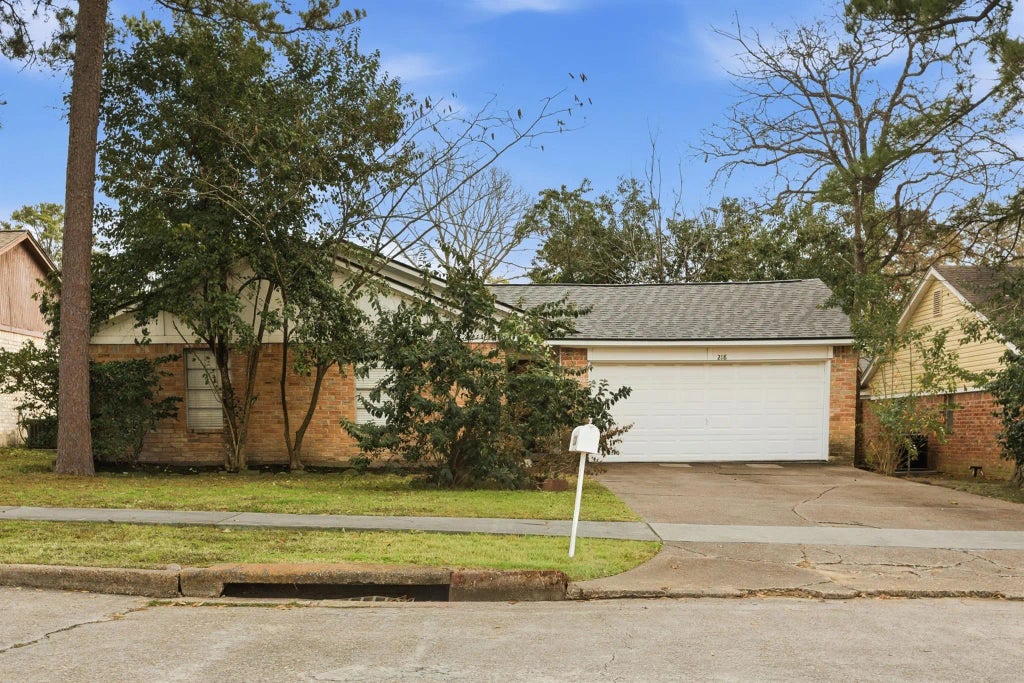 218 Oxford Drive, Conroe