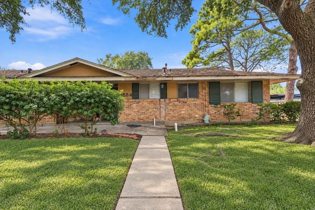 16584 Buccaneer Lane, Houston