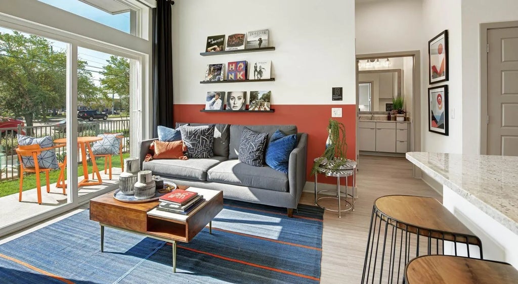 9330 Main Street 340, Houston