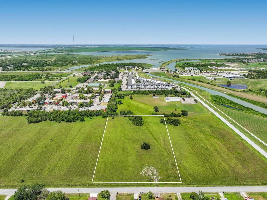 Cherry Avenue, Texas City