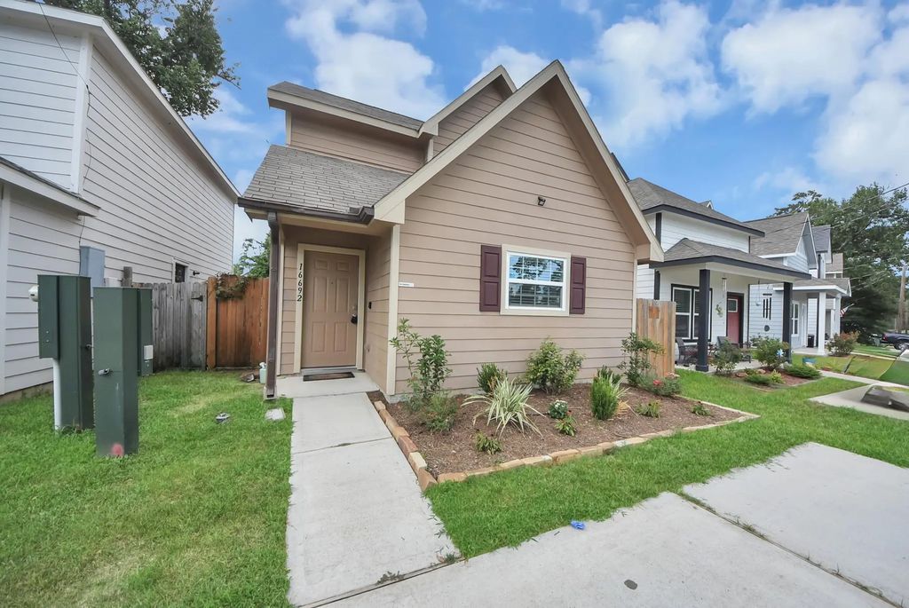 16692 E Ivanhoe Street, Montgomery
