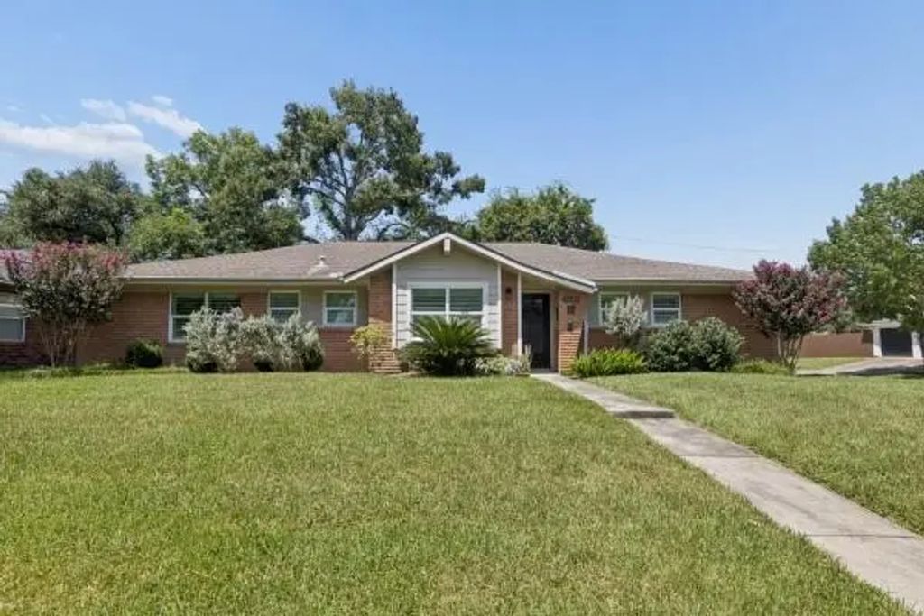5102 Creekbend Drive, Houston