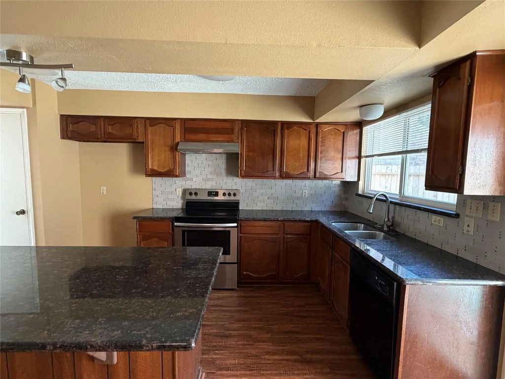 2535 Coopers Post Lane, Sugar Land