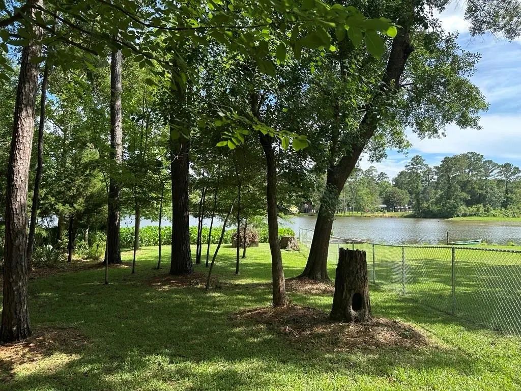 512 Navajo Street, Conroe