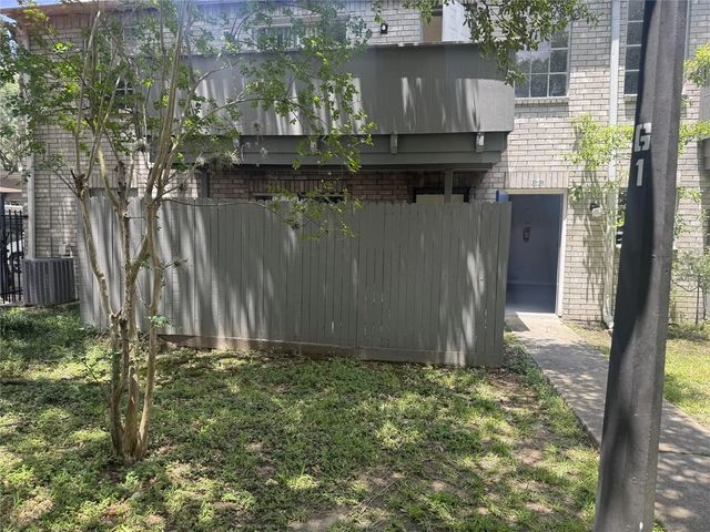 9700 Leawood Boulevard 301, Houston