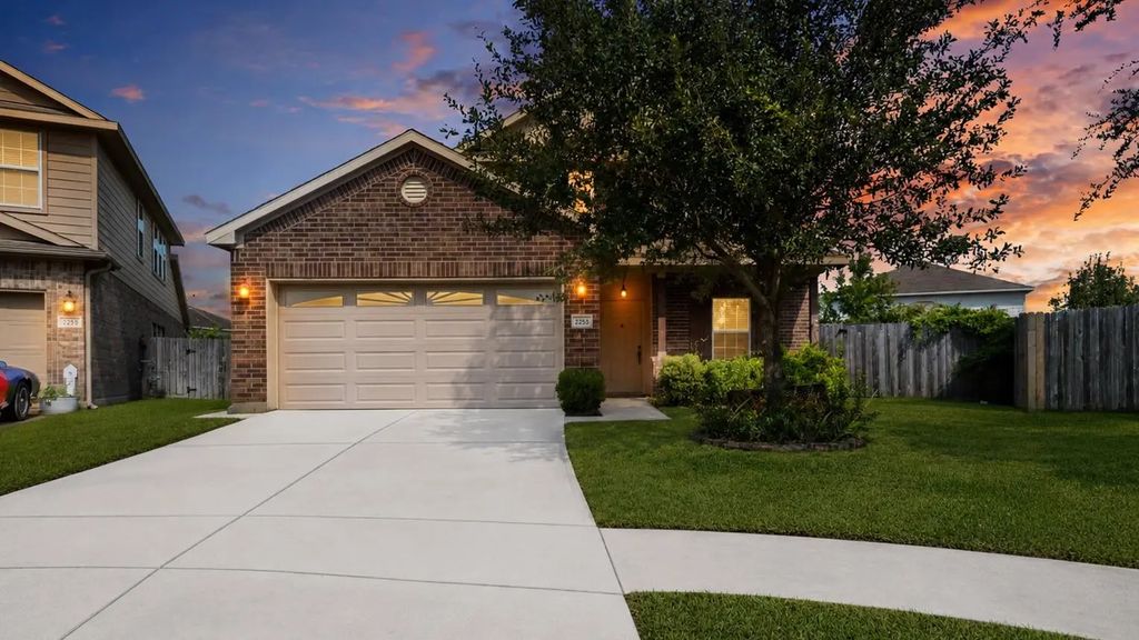 2237 Onyx Court, Texas City