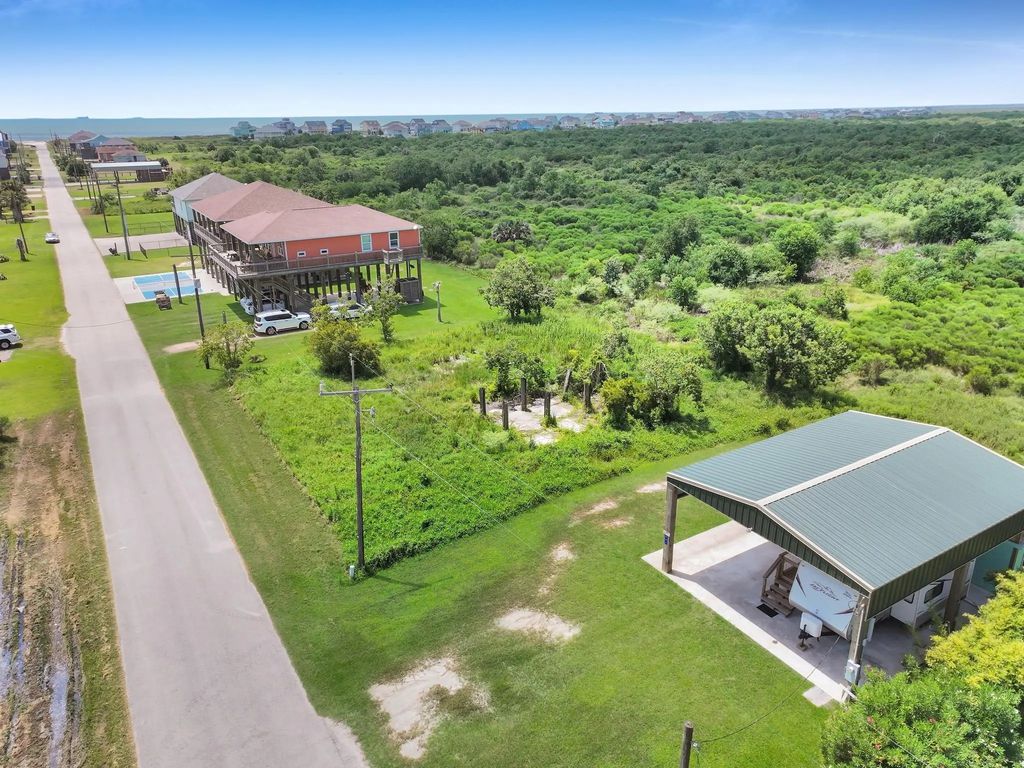 937 Magnolia, Crystal Beach