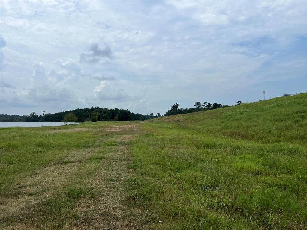 508 County Road 318, Cleveland