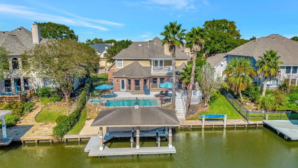 2525 Breaux Trace, Seabrook