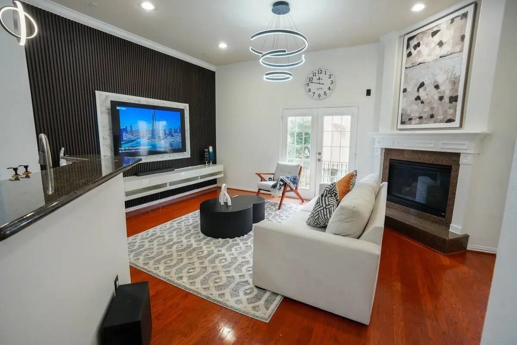 5625 Dolores Place Lane B, Houston