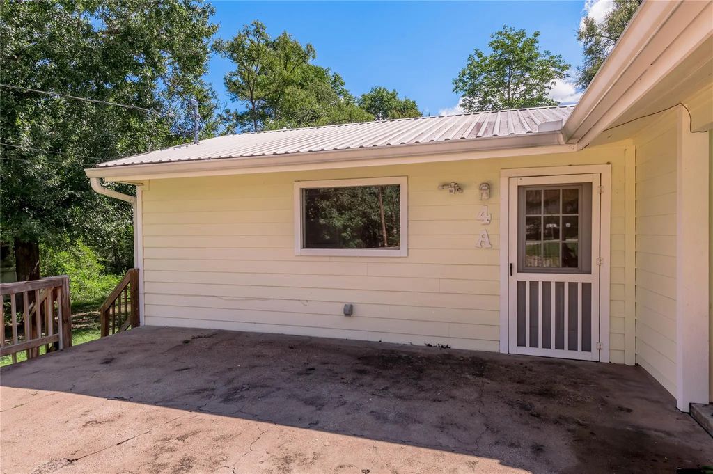 4 Rainbow Drive A, Riverside