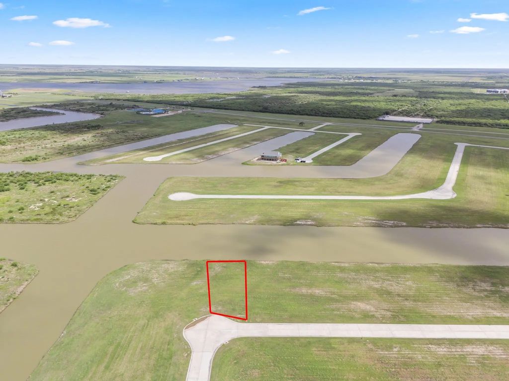 3060 Coastal Springs Loop, Palacios