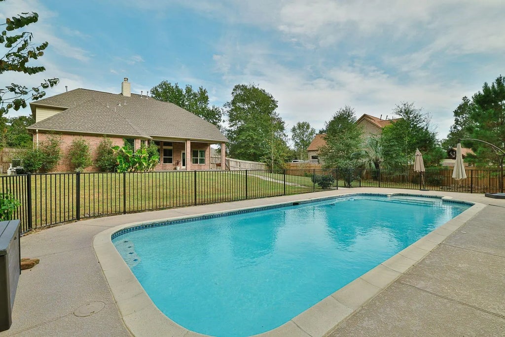 1122 Silveridge, Conroe