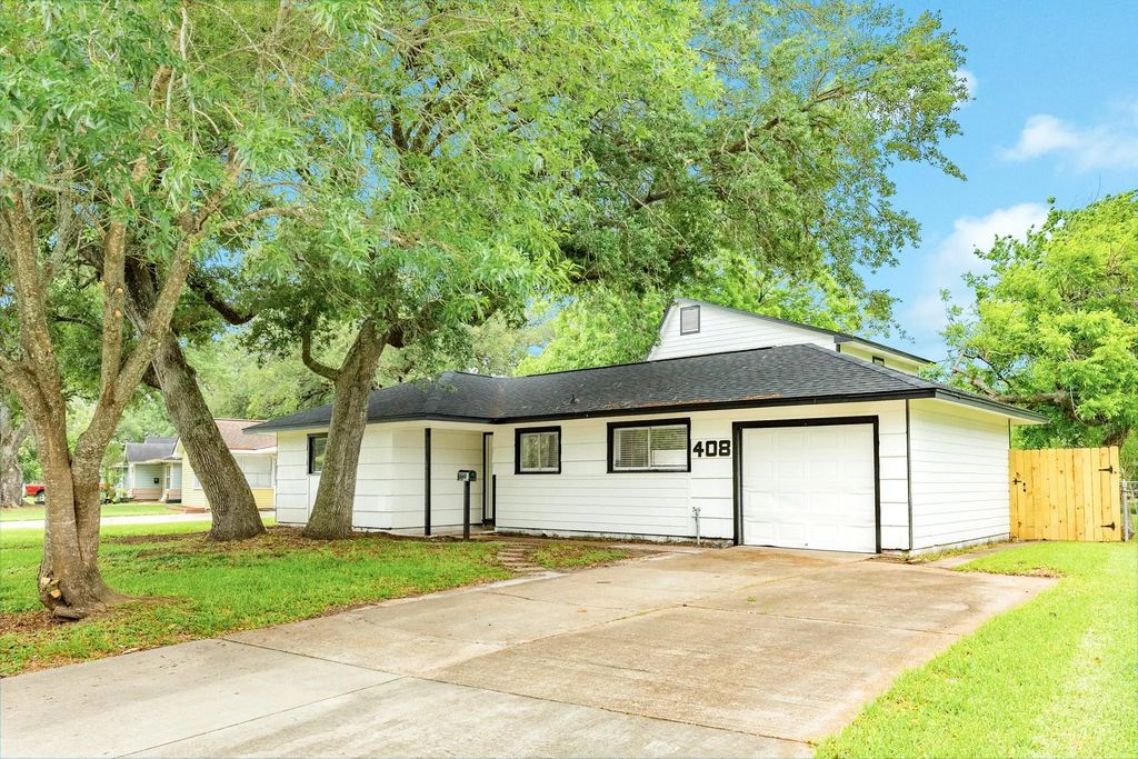 408 Gardenia Street, Lake Jackson