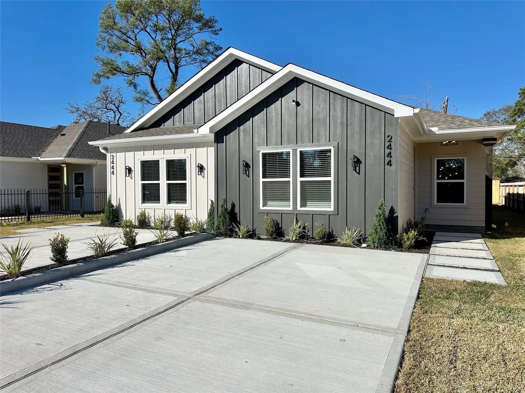 2444 Carmel Street B, Houston
