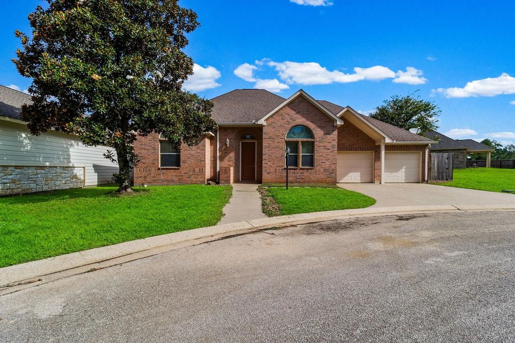 104 Sunset Court, Livingston
