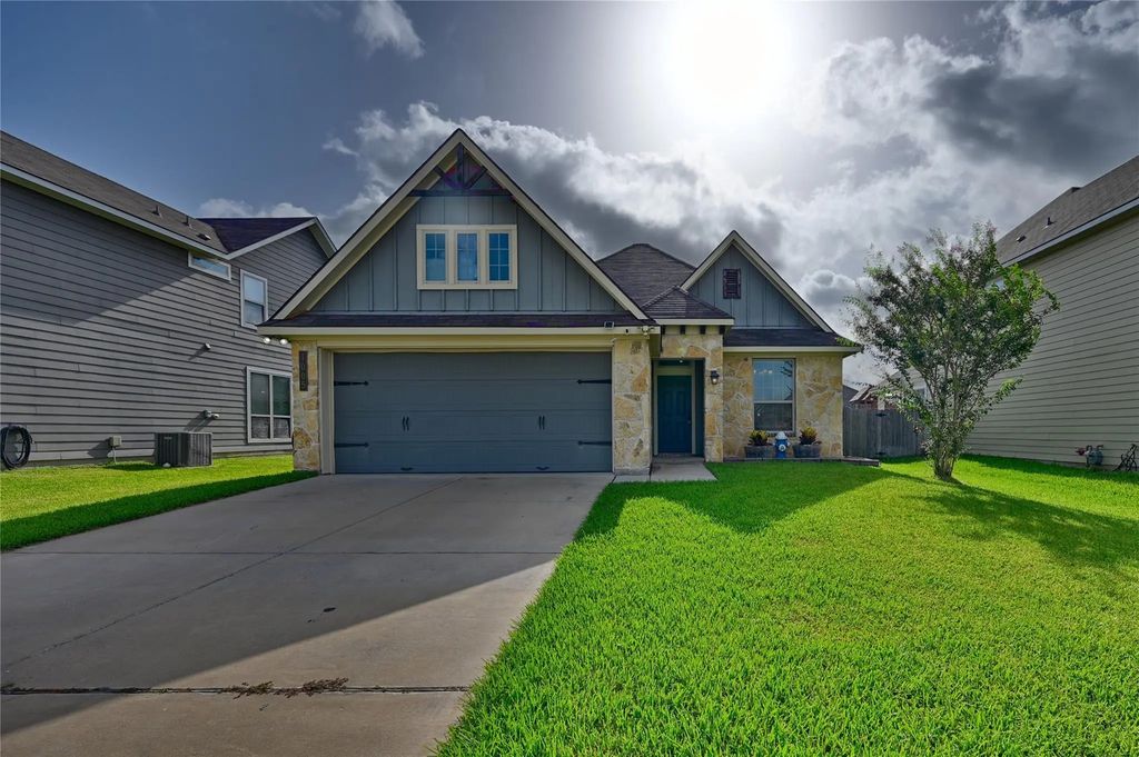 1005 Rootstock Road, Brenham