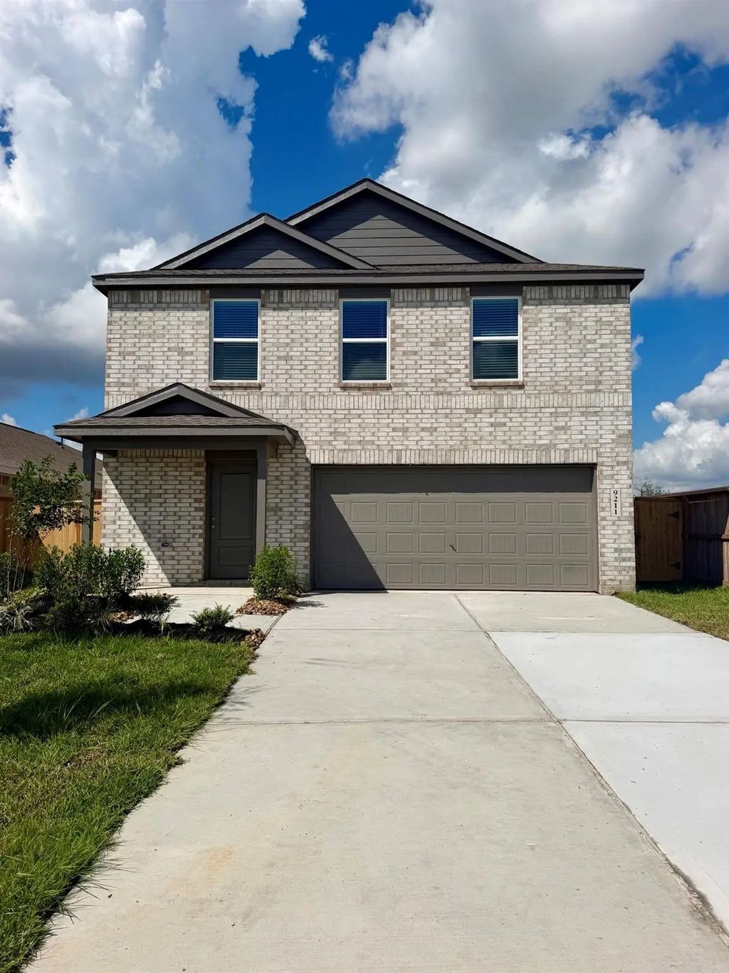 9211 Bright Birdie Lane, Baytown