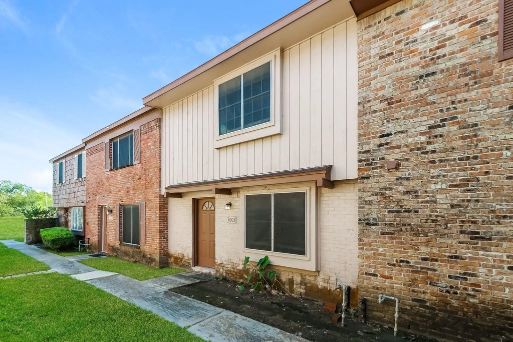 3003 Falk Court 3003, La Porte