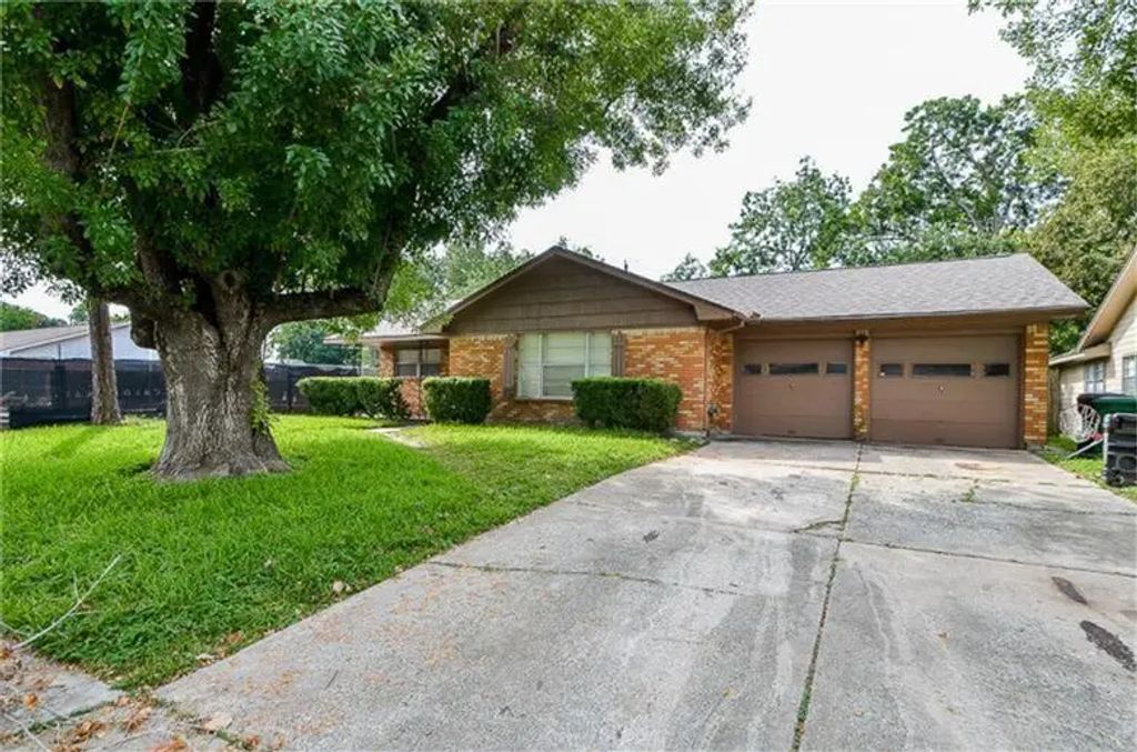 4401 Hummingbird Street, Houston
