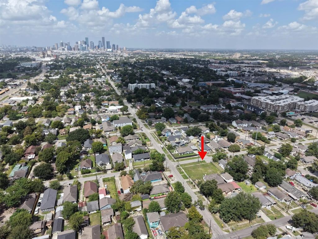 5801 Sherman Street, Houston