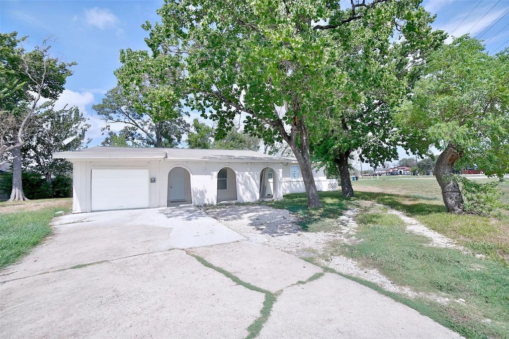 575 Pecan Drive, Houston