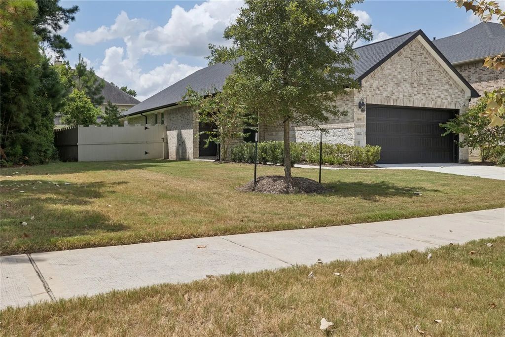 9848 Sweet Flag Ct, Conroe