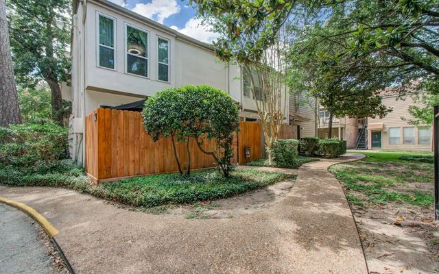 2100 Tanglewilde Street 205, Houston