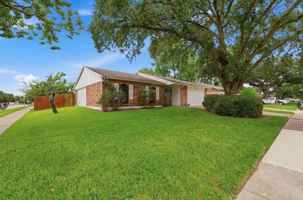 4850 Raven Ridge Dr, Houston