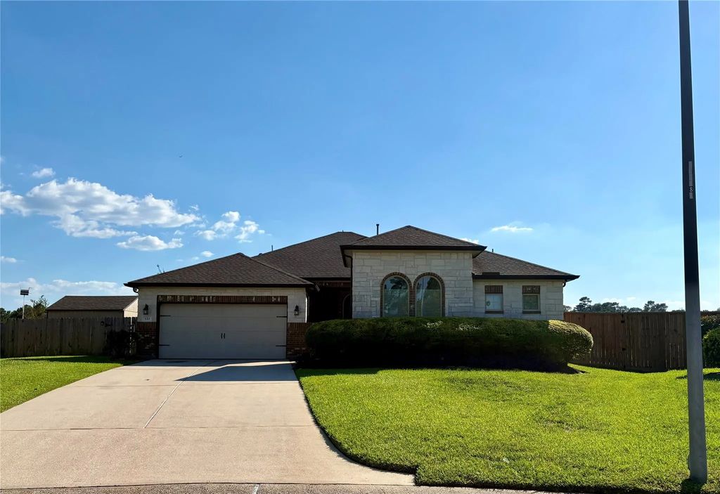 123 Carriage Court, Magnolia