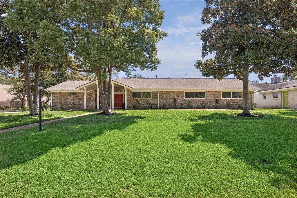 1446 Pirates Cove, Houston
