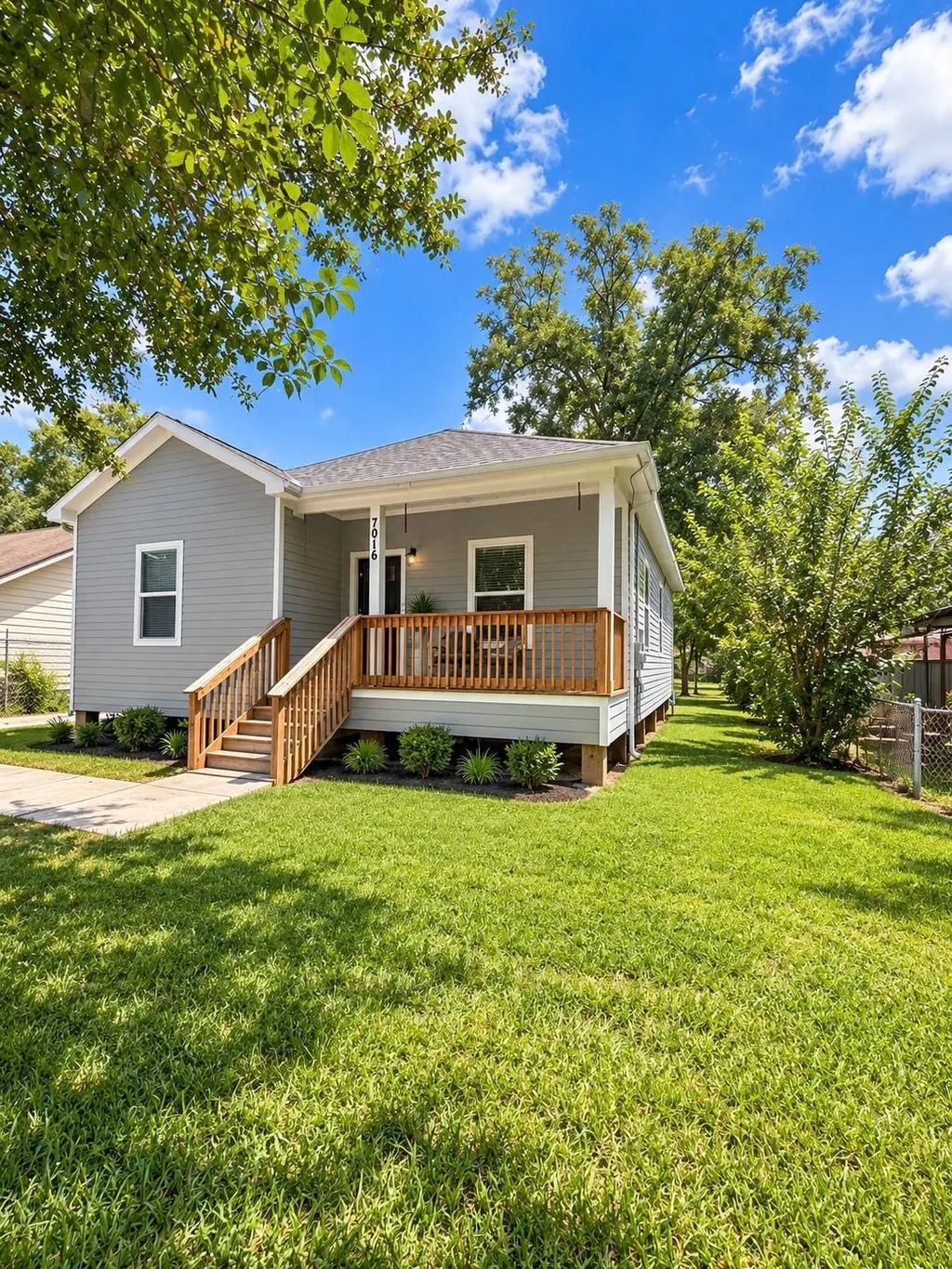 7016 Semmes Street, Houston